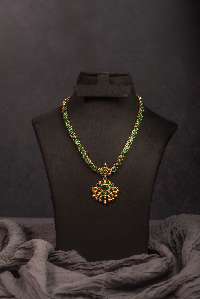Emerald Stone Long Kemp Attigai Necklace