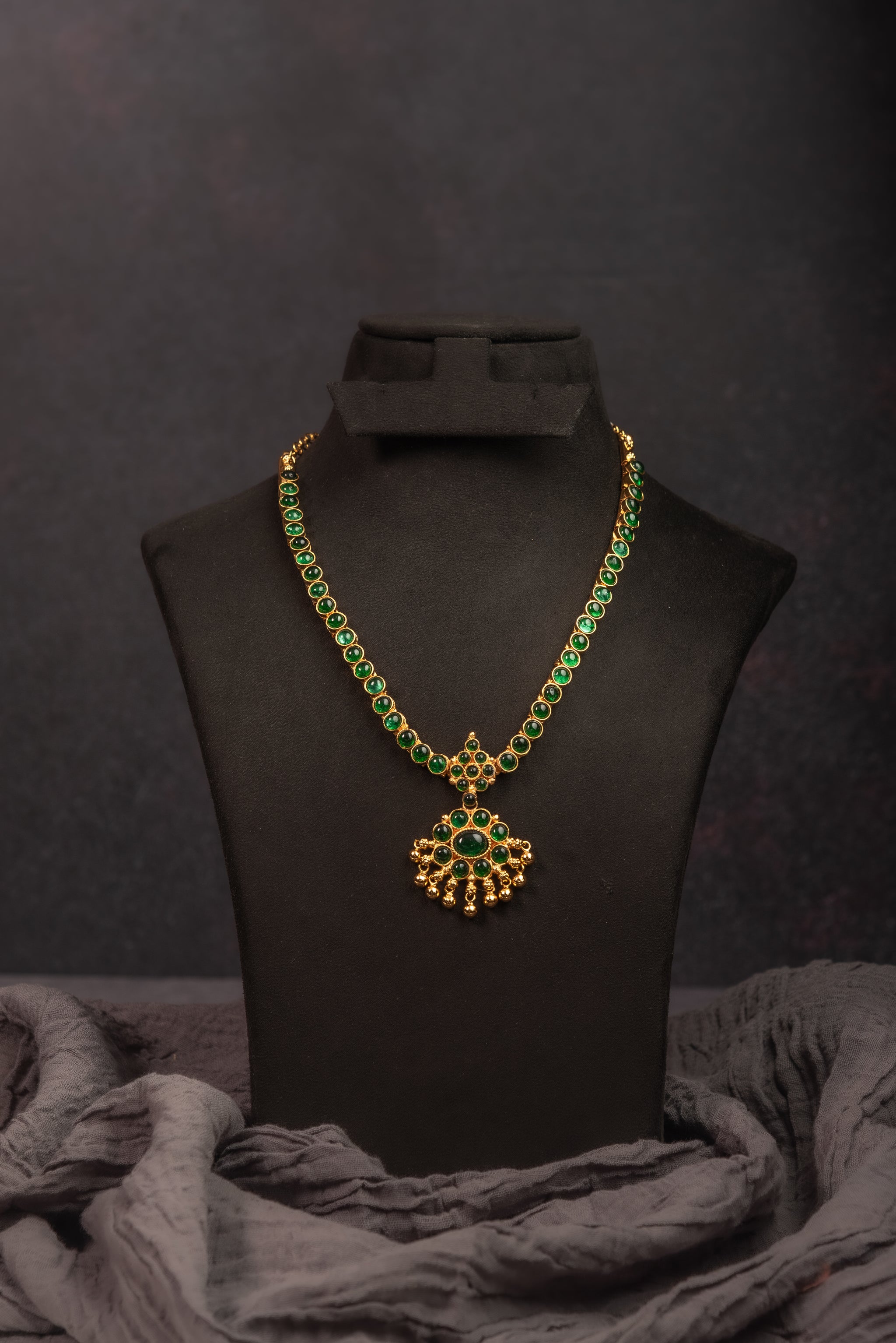 Emerald Stone Long Kemp Attigai Necklace
