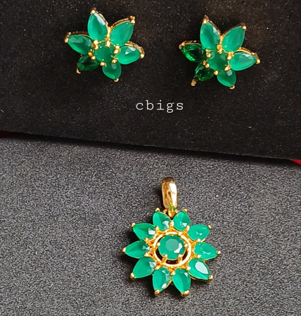 Emerald semi precious pendant with earring