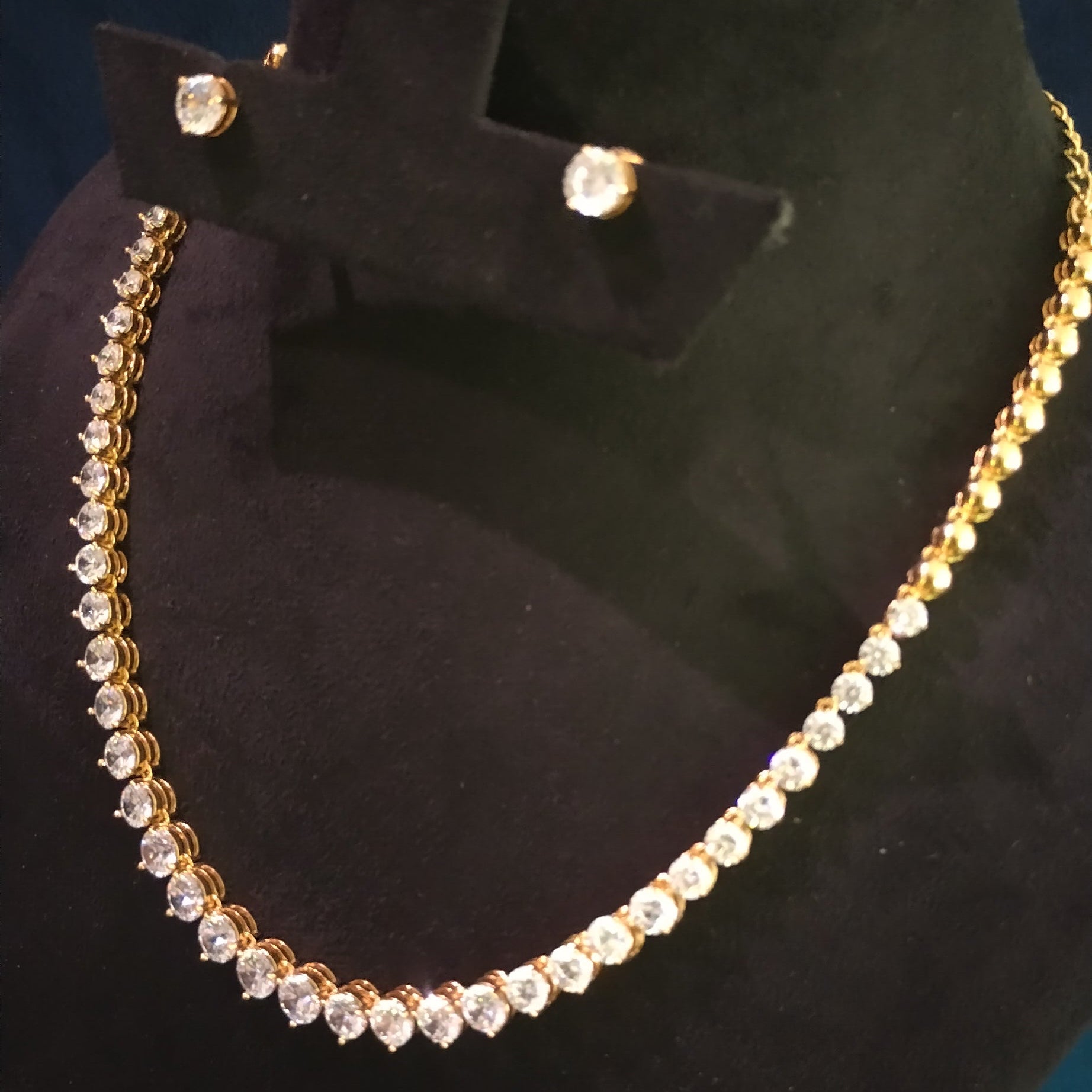 Kiara – Diamond Crush Solitaire Necklace