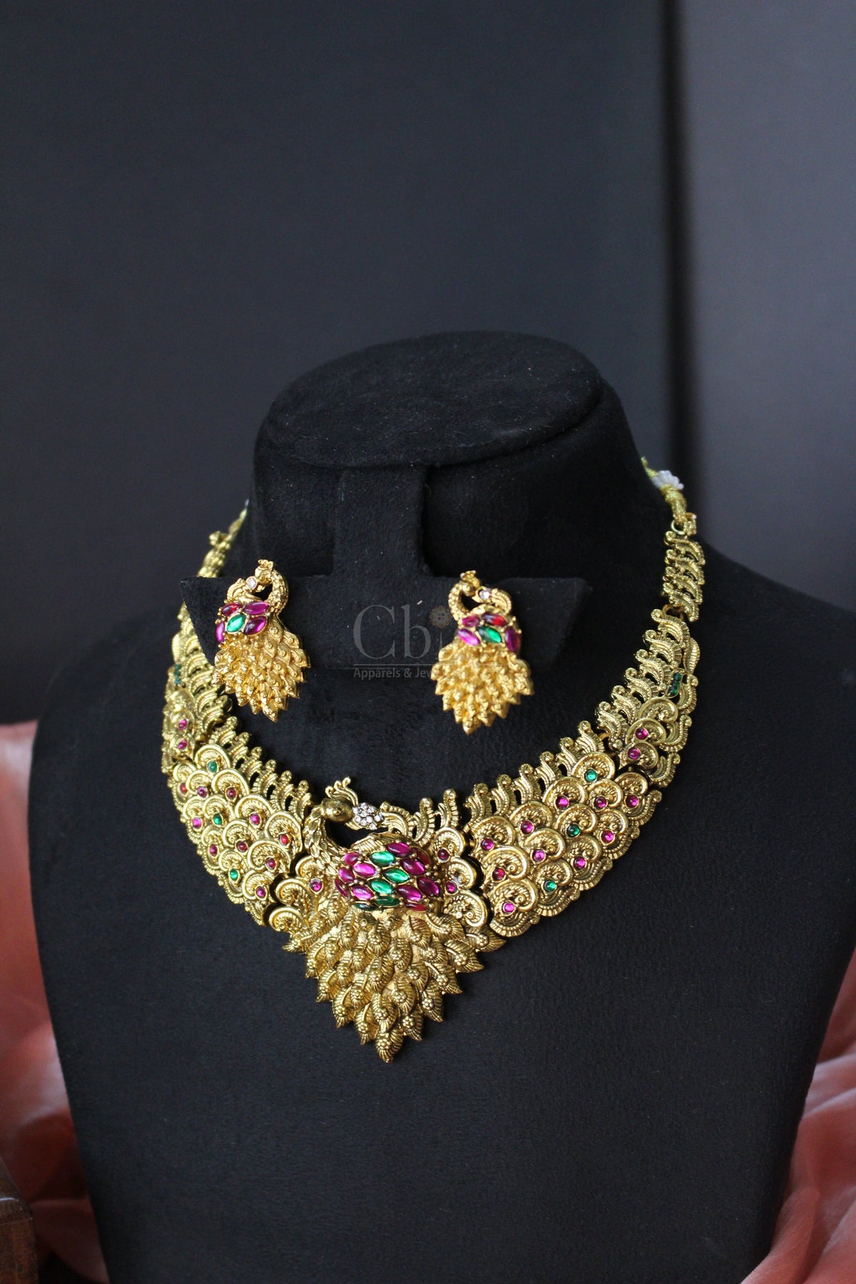 Ruby Emerald Peacock Leaf Antique Necklace Set