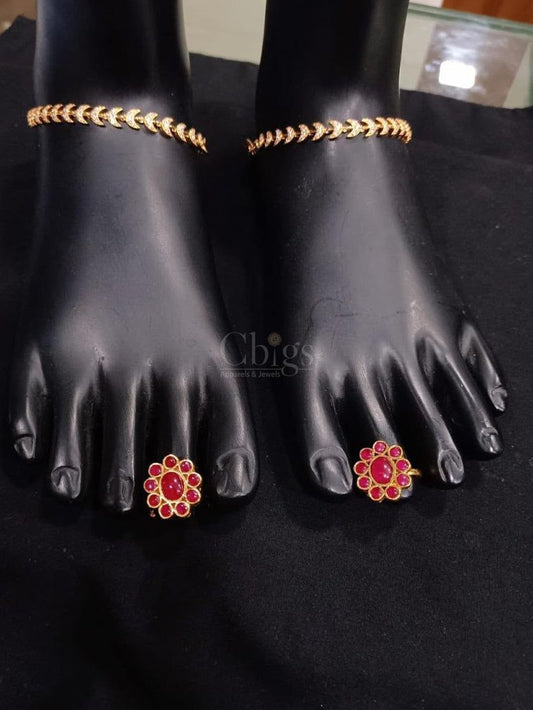 Ruby Sunburst Toe Ring - Adjustable (Single)