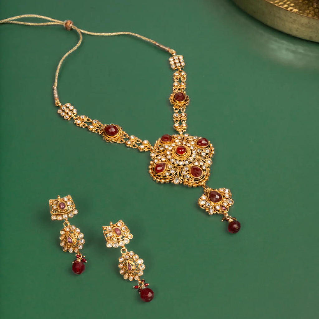 Sharanya Necklace Set