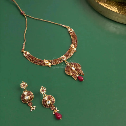 Antique Kundan Maroon Choker Set