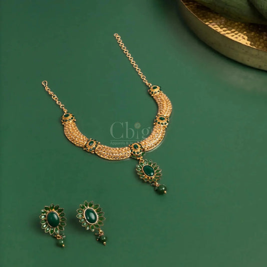 Antique Kundan Emerald Choker Set