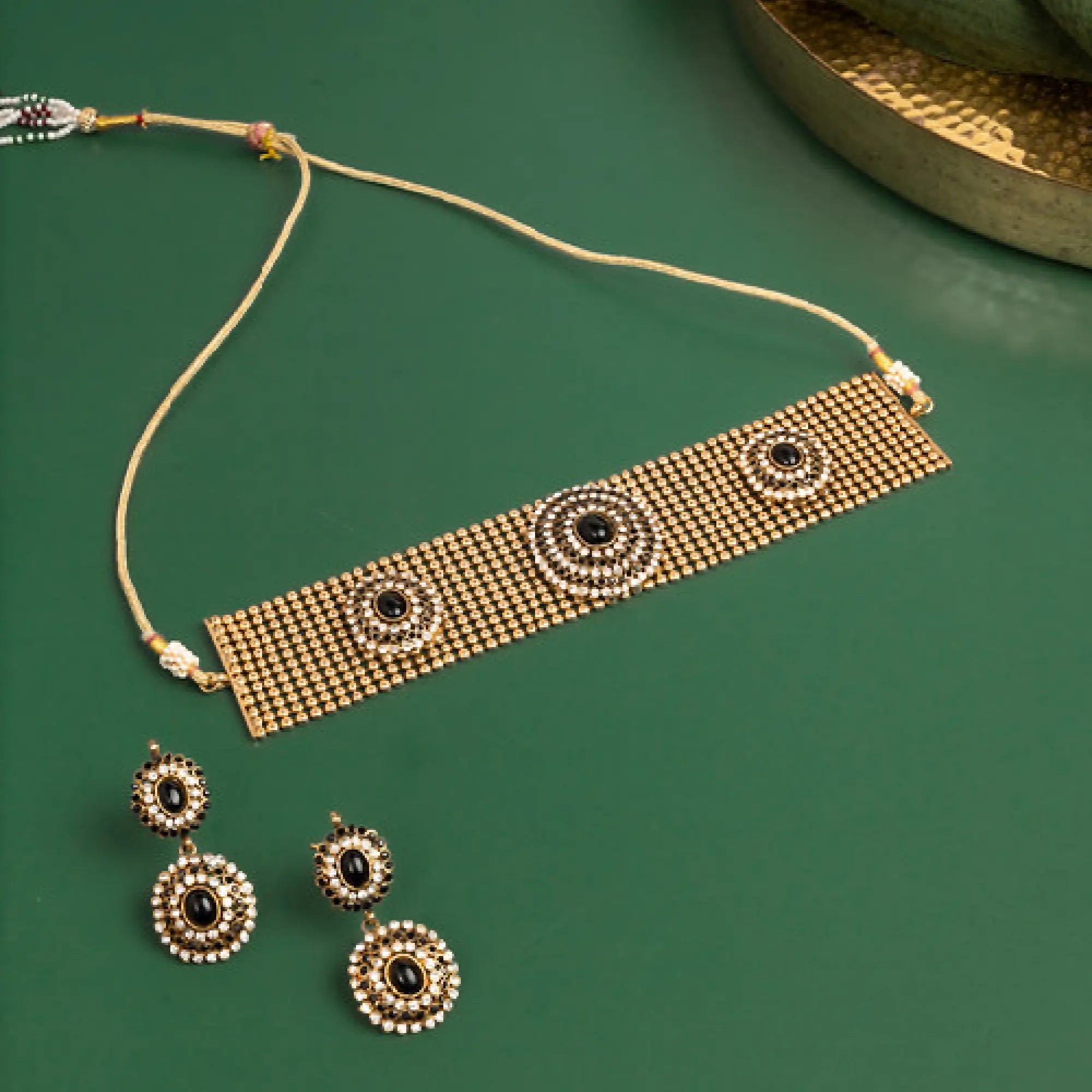 Jahnavi Necklace Set