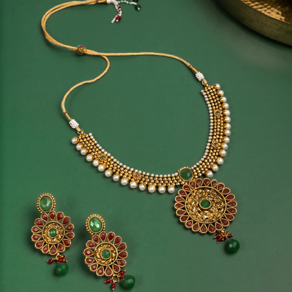 Urmi Necklace Set