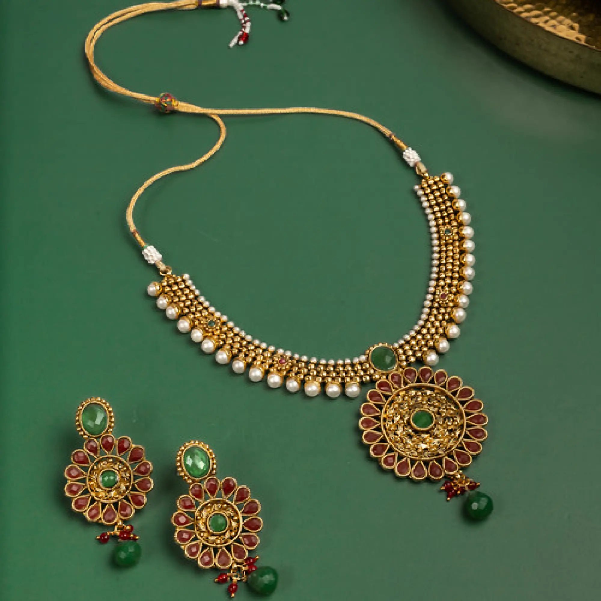 Urmi Necklace Set