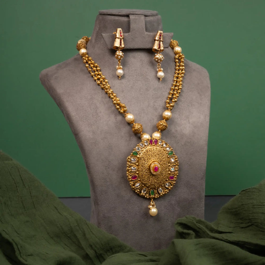 Taarika Necklace Set