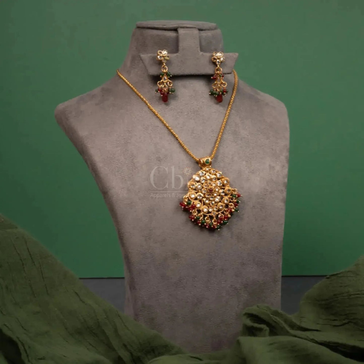 Ekisha Pendant Set