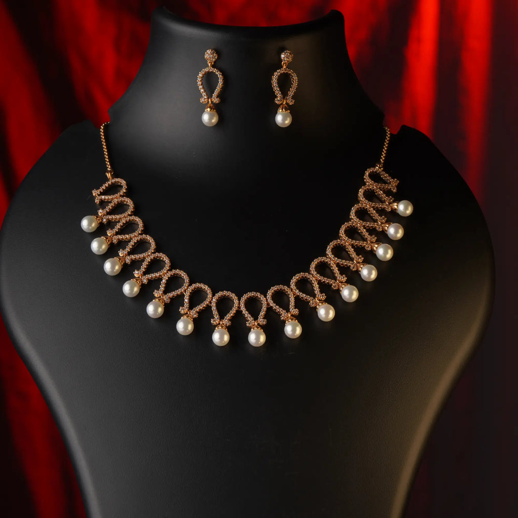 Aadya Diamond Crush Neckpiece – Elegance in Every Curve