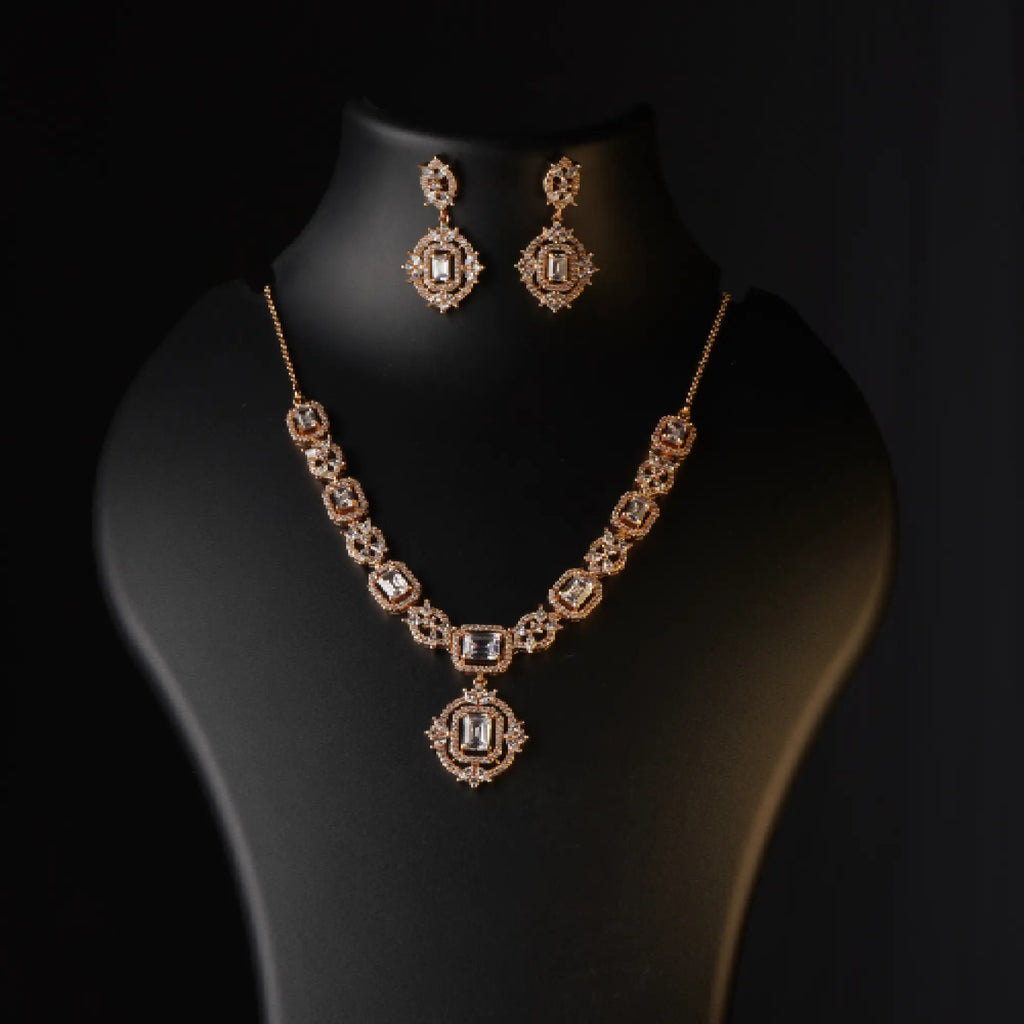 Taramayee Diamond Crush Neckpiece – Bold Sparkle