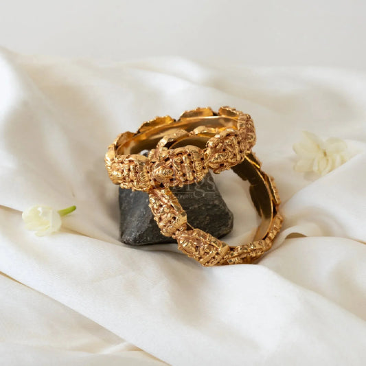 Niyathi Antique Nagas Kemp Bangles