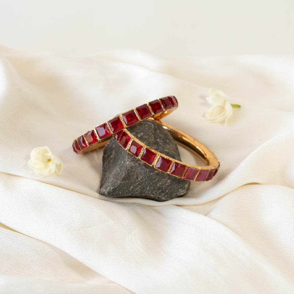 Sharvani – Ruby Red Square Kemp Bangles