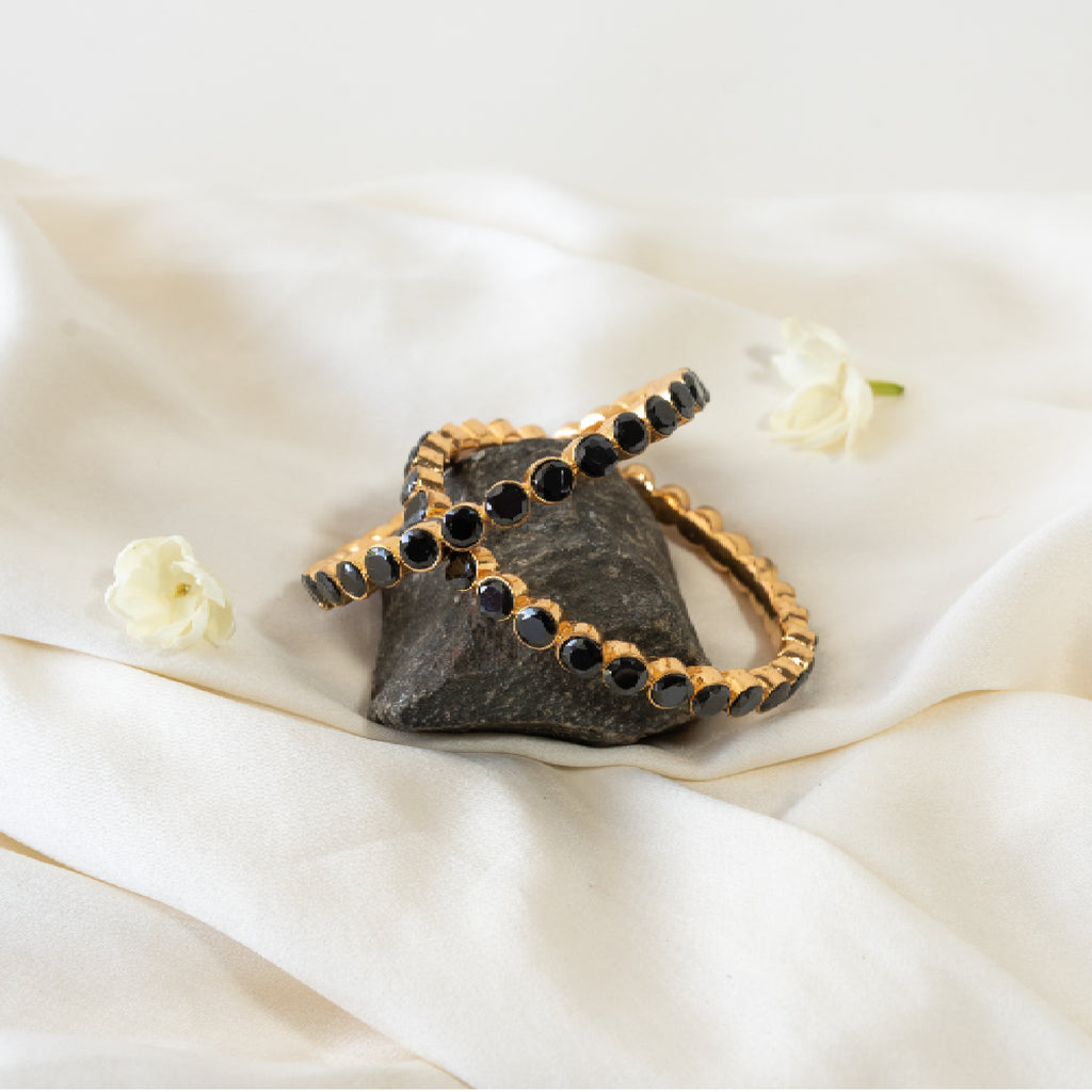 Yamika – Onyx Black Oval Kemp Bangles