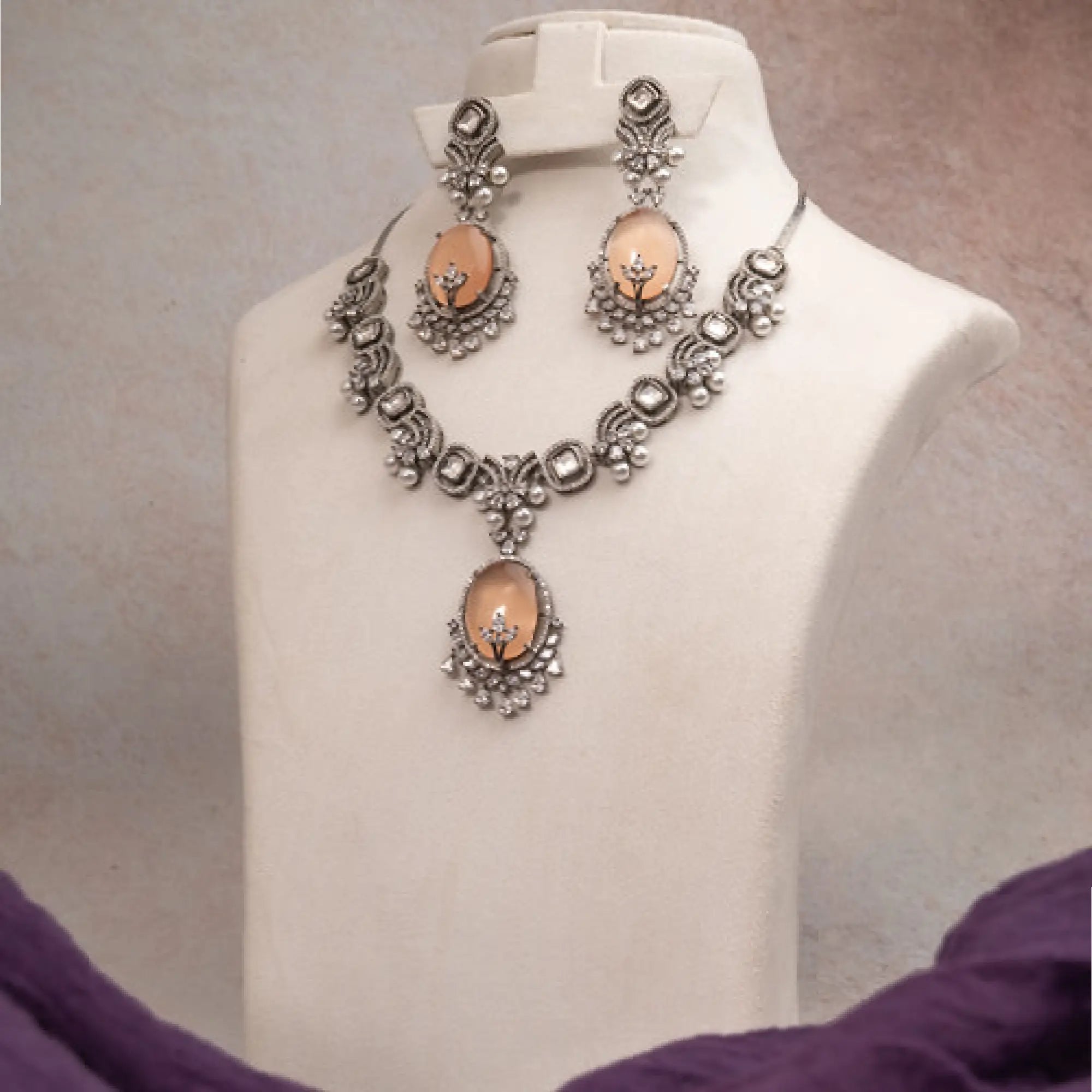 Regal Heritage Necklace set