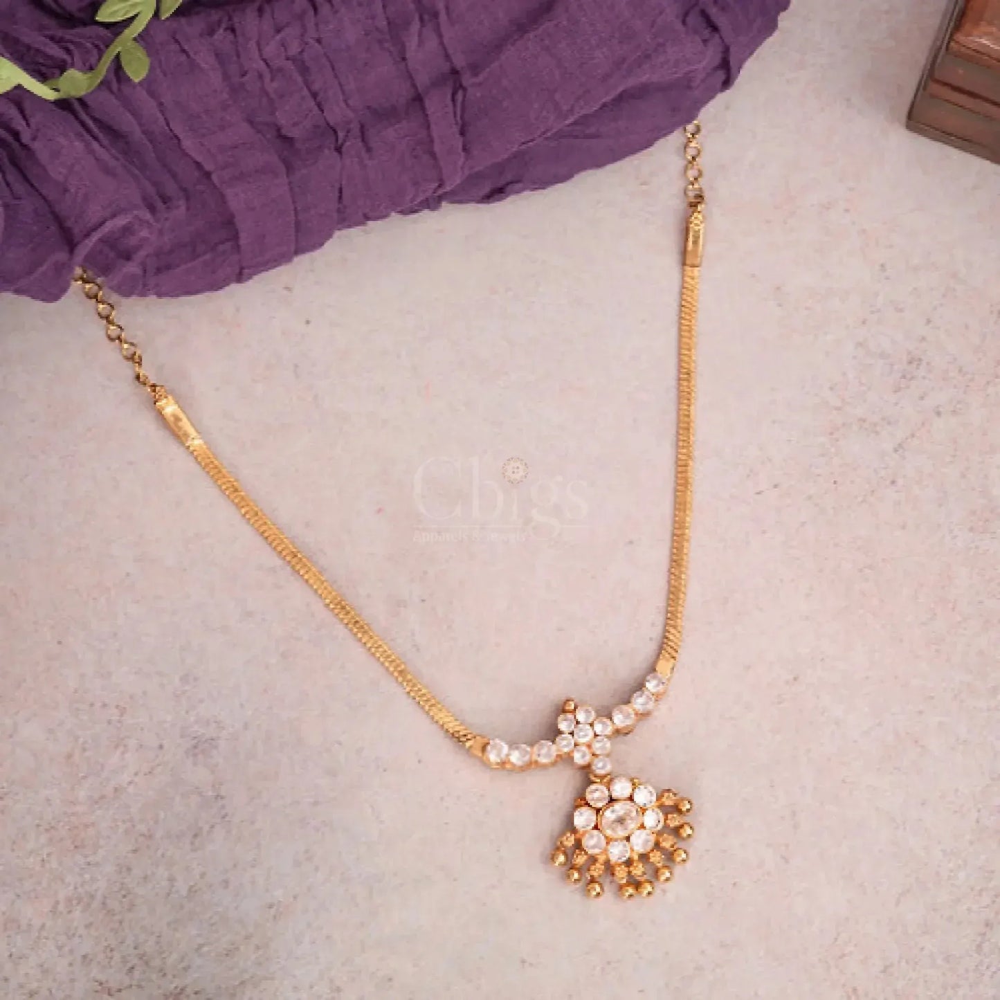 White Kemp 3 Stone Long Attigai