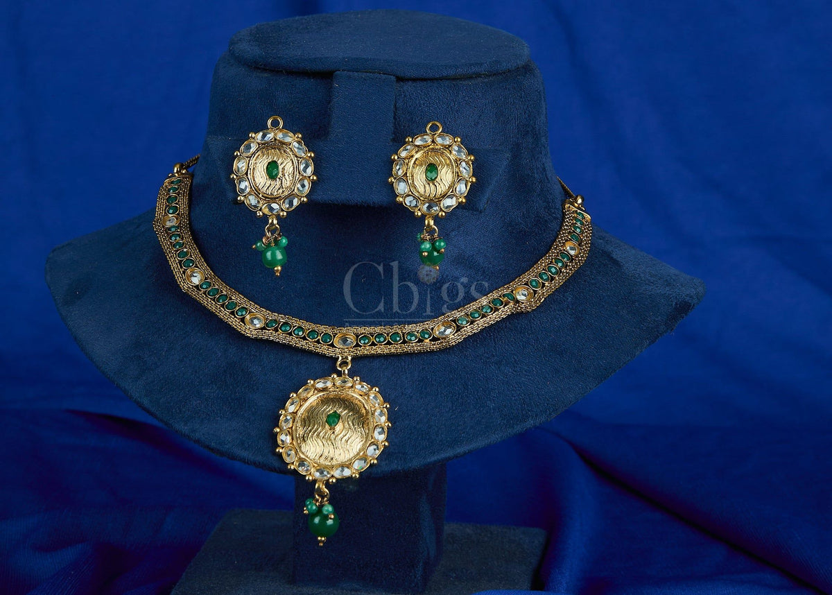 Antique Emerald Kundan Disc Necklace Set