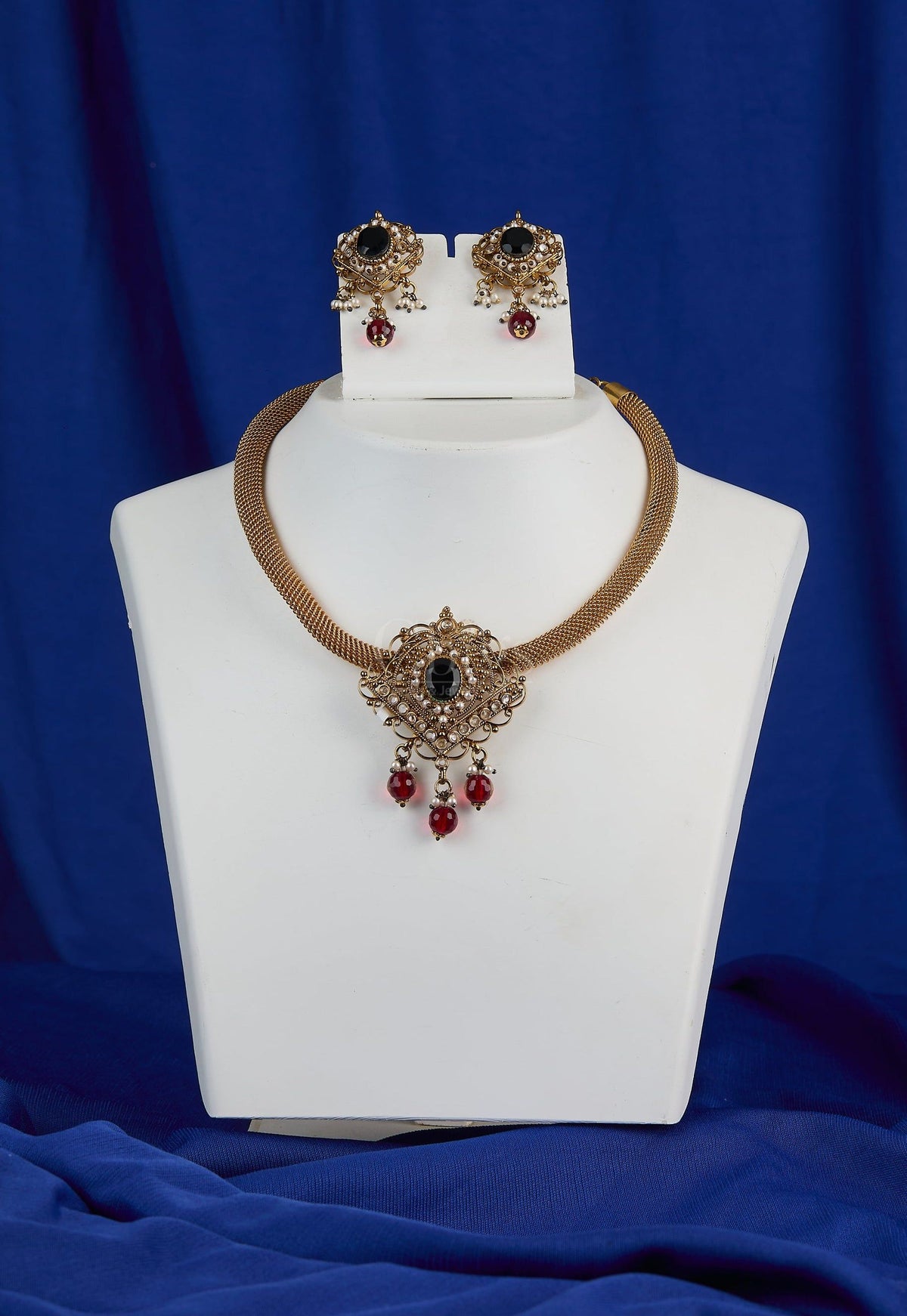Antique Garnet Mesh Medallion Necklace Set