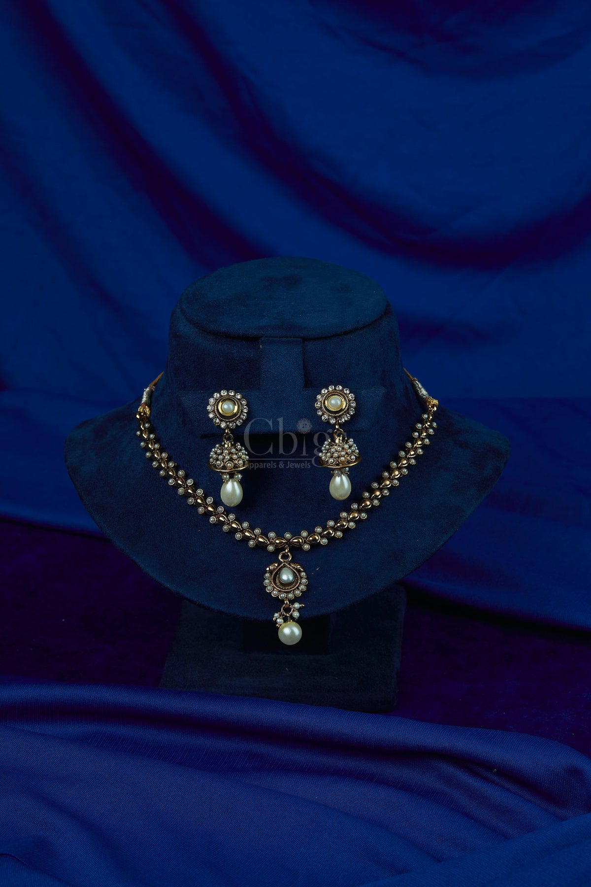 Antique Pearl Kundan Daisy Necklace Set