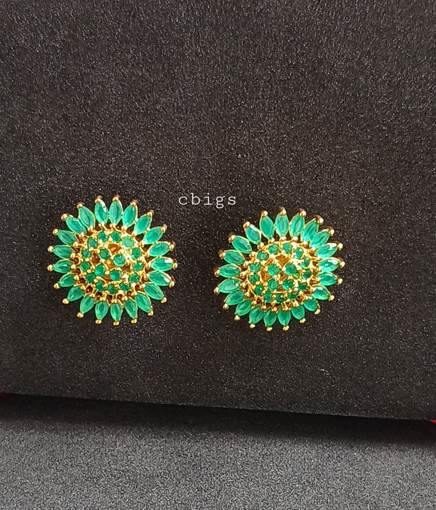 Emerald semi precious pendant with earring set