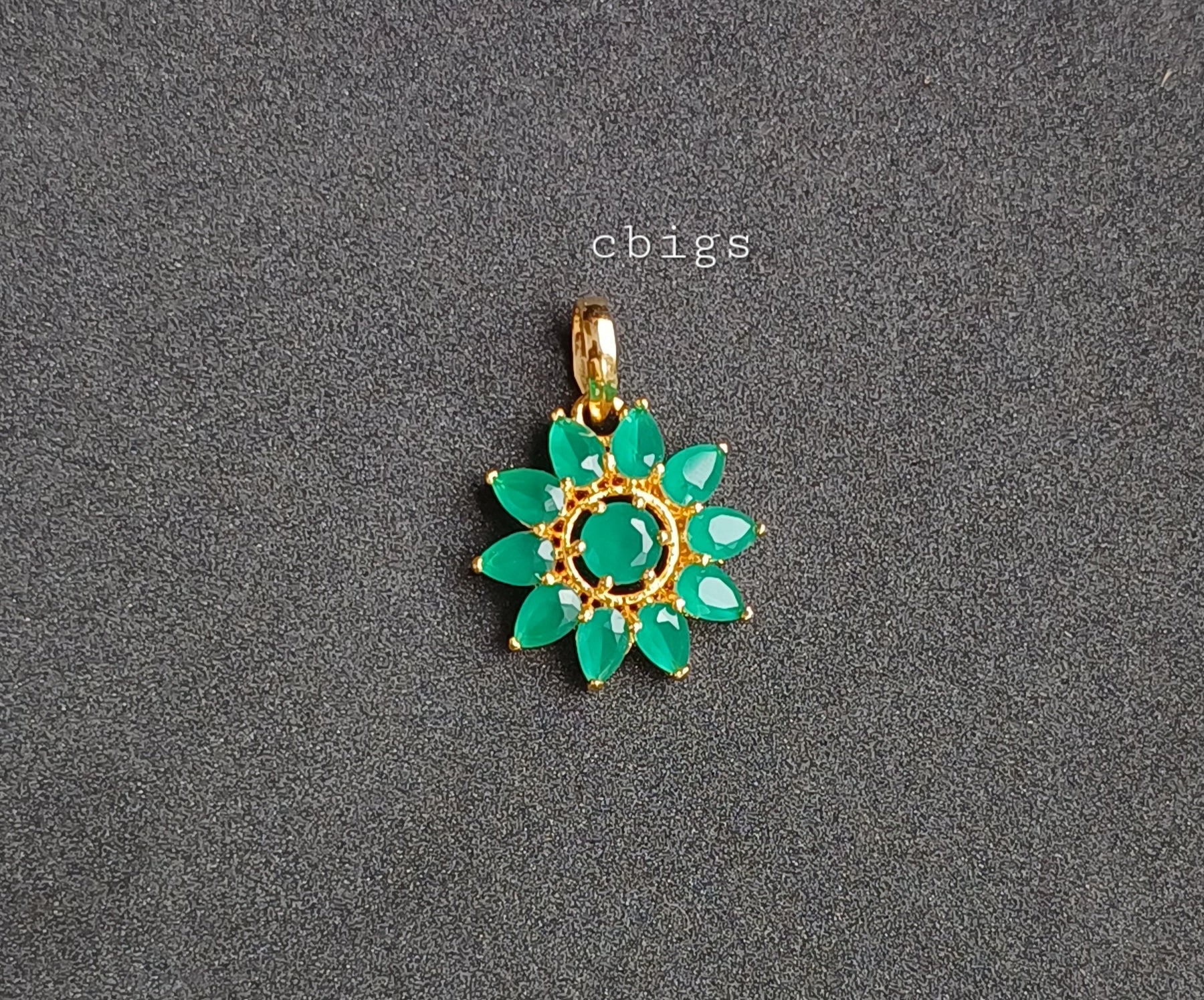 Emerald semi precious pendant with earring