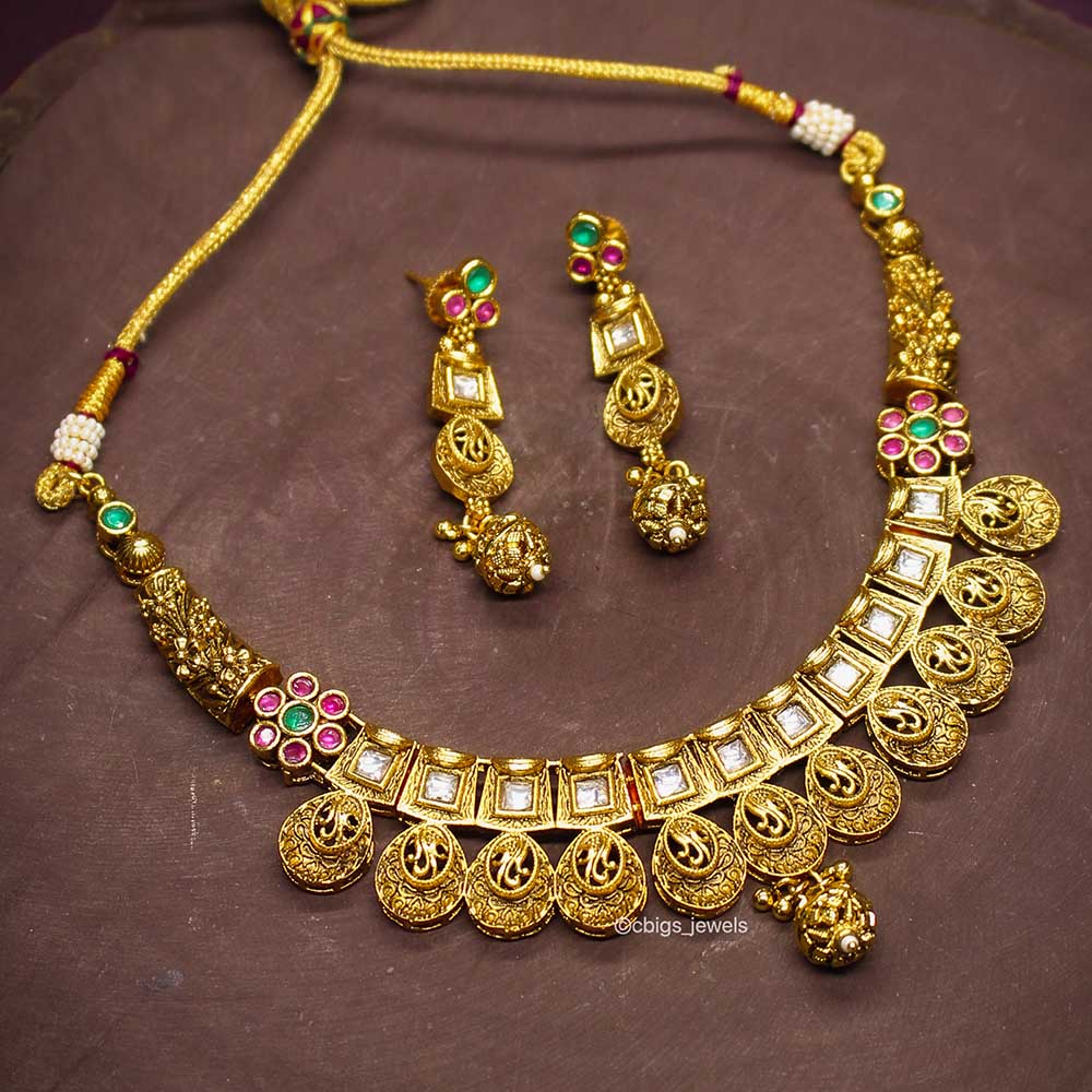 Antique Finish Kundan Necklace