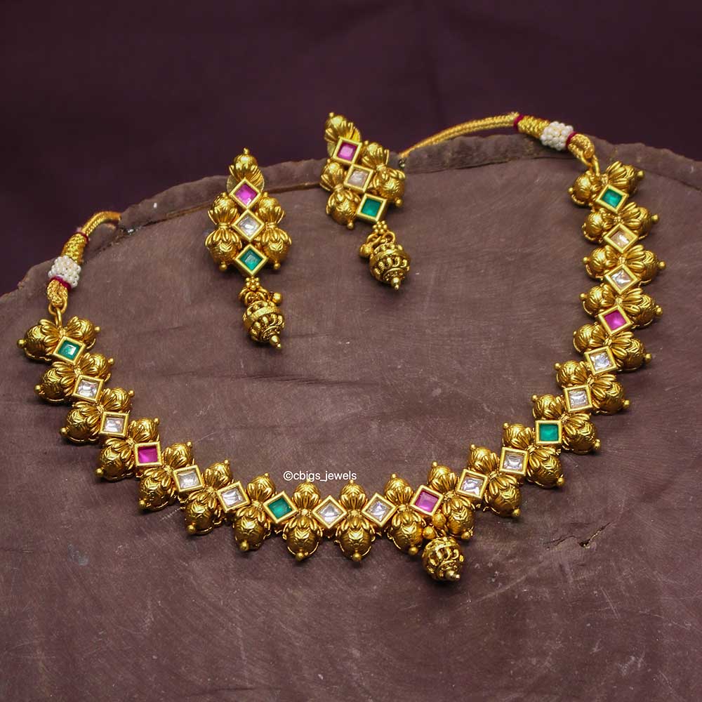 Simple Antique Kundan Necklace