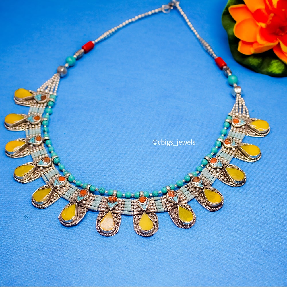 Attractive Tibetan Necklace with Agate stones.