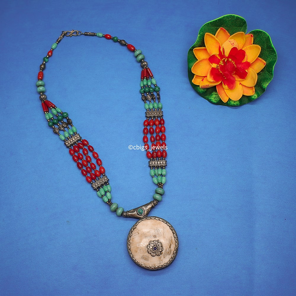 Elegant Tibetan Necklace with pendant