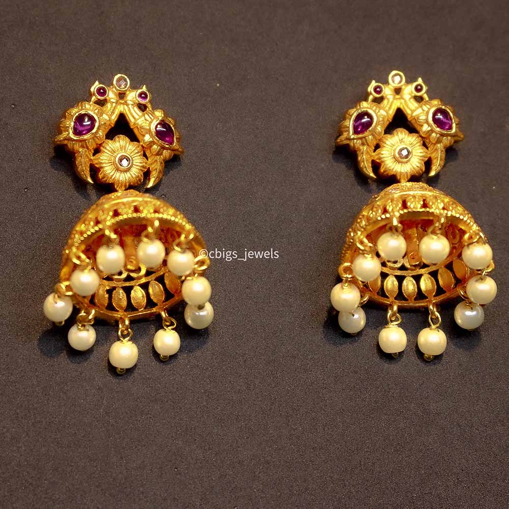 Elegant antique jumka