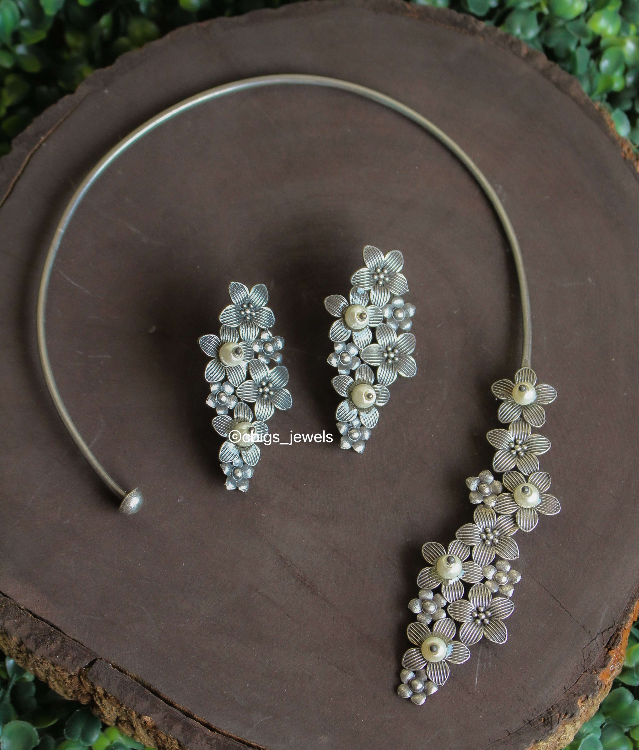 Oxidized Silver Choker with Pearls