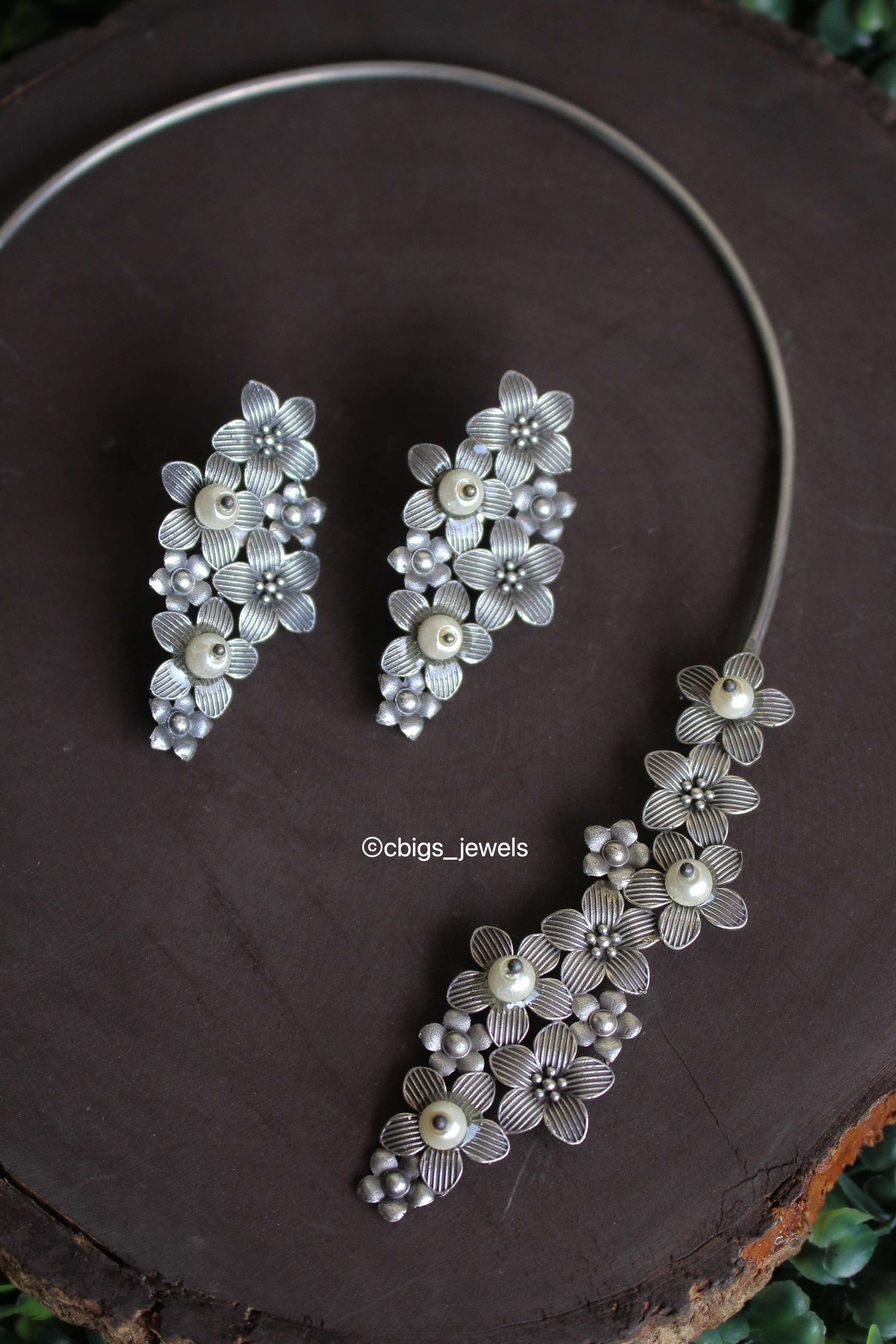 Oxidized Silver Choker with Pearls