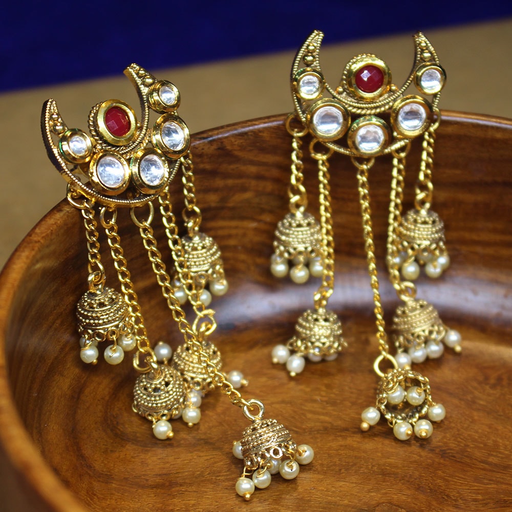 Distinct Kundan Earrings