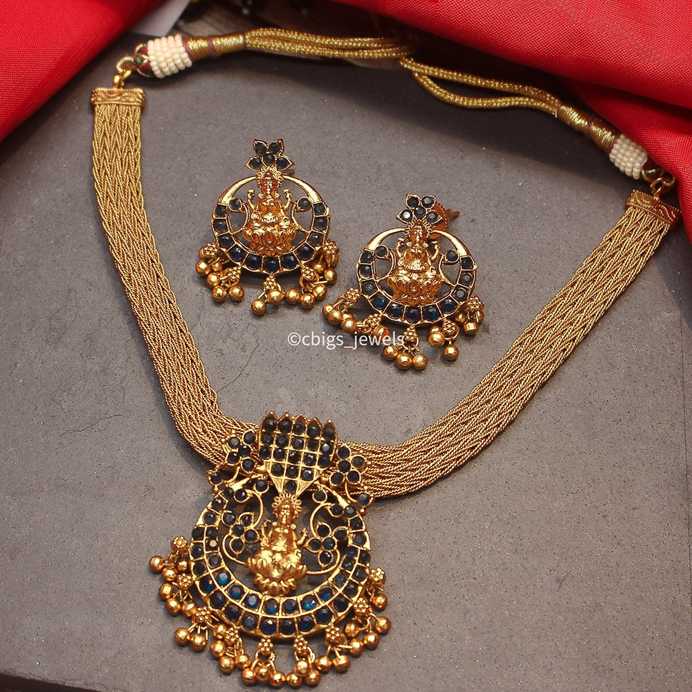 Temple Jewellery Necklace with Black Onyx stones.