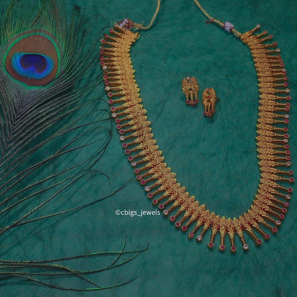 MARIGOLD MERAGOLD Traditonal Three Line Chandrakala Long Haram |  Traditional Kerala Style Bridal Jewelry for Women, 8x5x4, Copper, No  Gemstone: Buy Online at Best Price in UAE - Amazon.ae